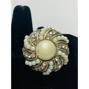 Faux Pearl & Rhinestone Swirl Stretchy Ring, Silver Tone